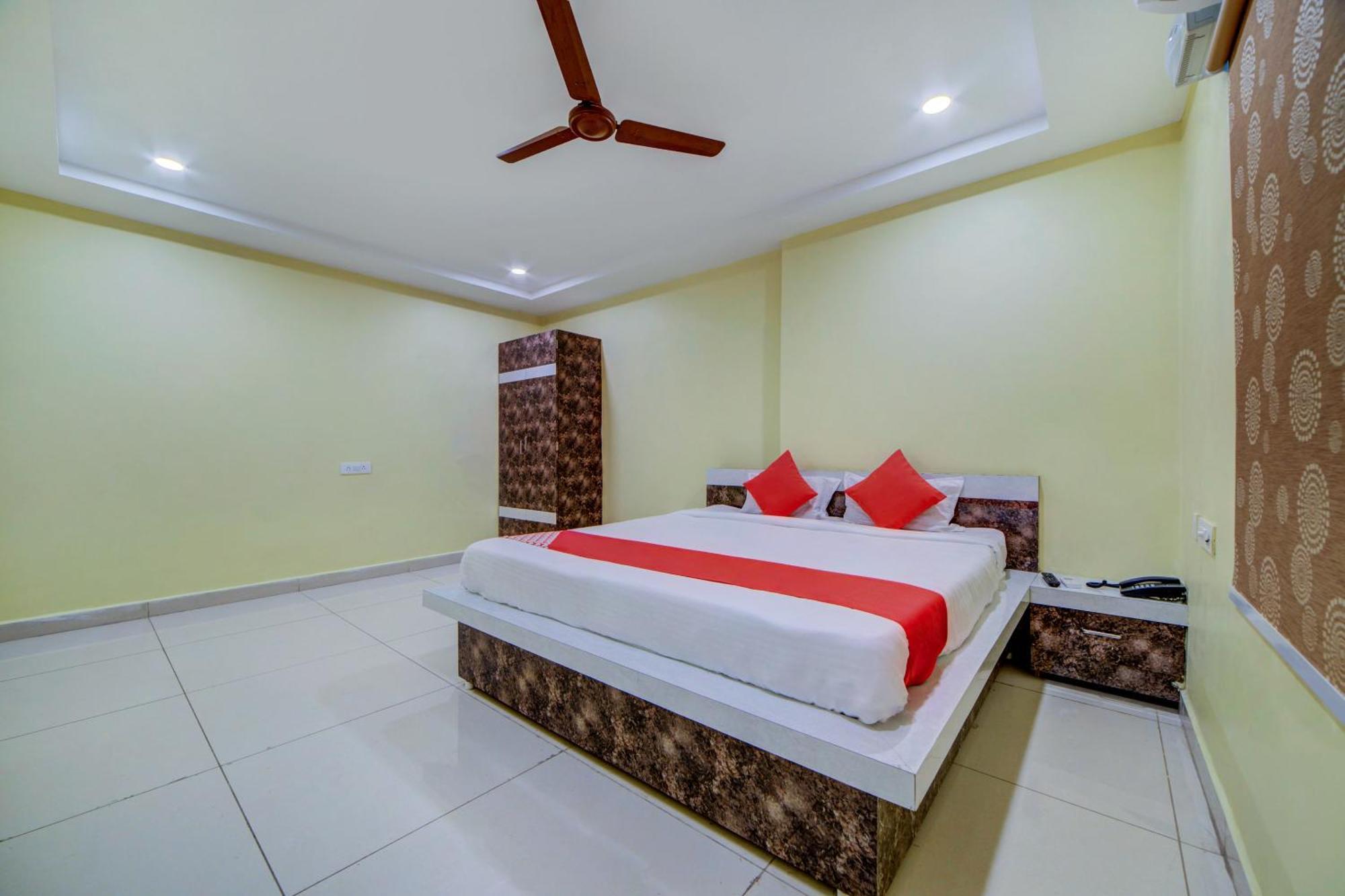 Hotel O Ksl Guest House Karimnagar Екстер'єр фото